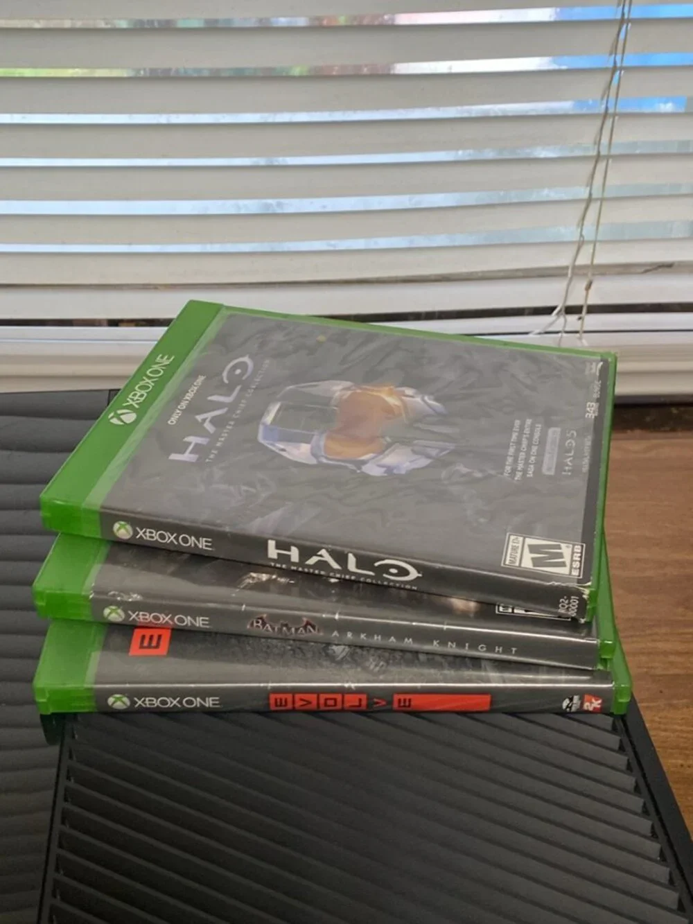 Microsoft Xbox One Black 500GB 1540 With Wireless Controller & Games.